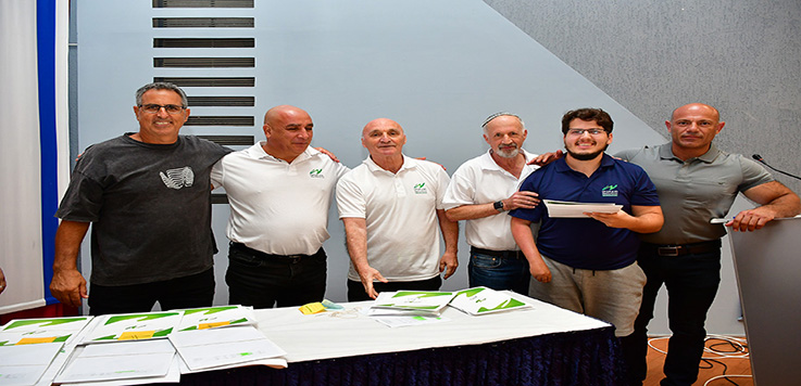 "מפעלי קיץ" של אלופים בביה"ס למאמנים